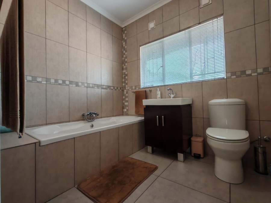 3 Bedroom Property for Sale in Three Rivers East Gauteng