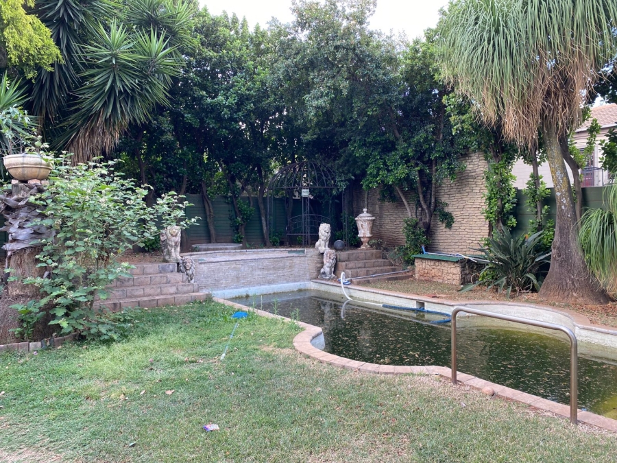 5 Bedroom Property for Sale in Colbyn Gauteng