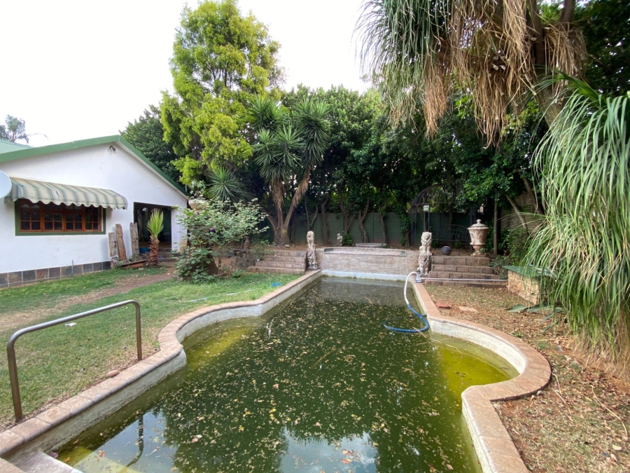 5 Bedroom Property for Sale in Colbyn Gauteng