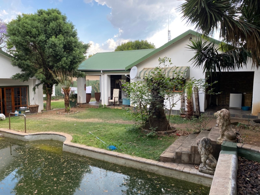 5 Bedroom Property for Sale in Colbyn Gauteng