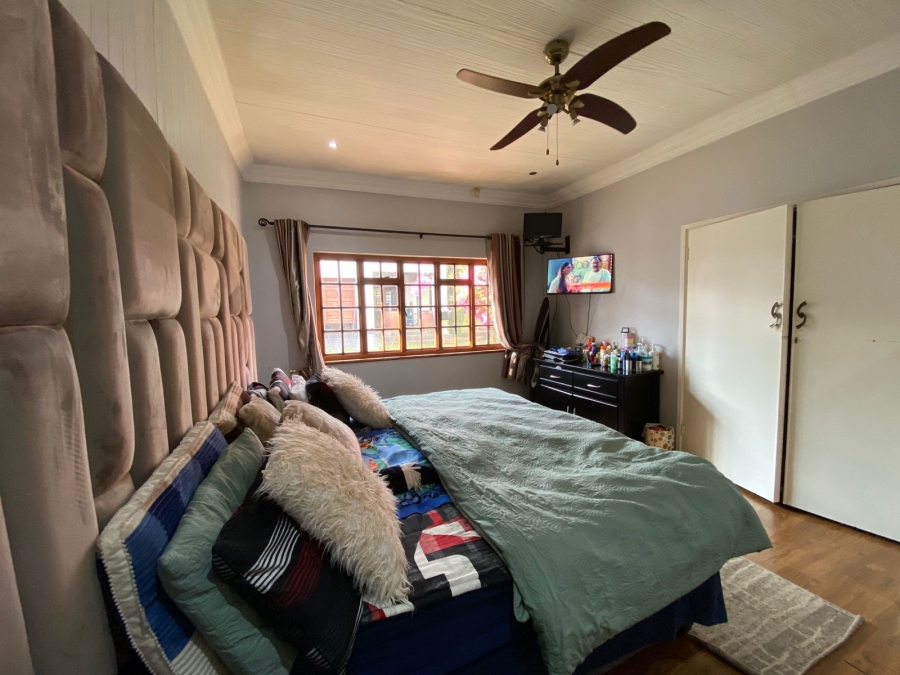 5 Bedroom Property for Sale in Colbyn Gauteng