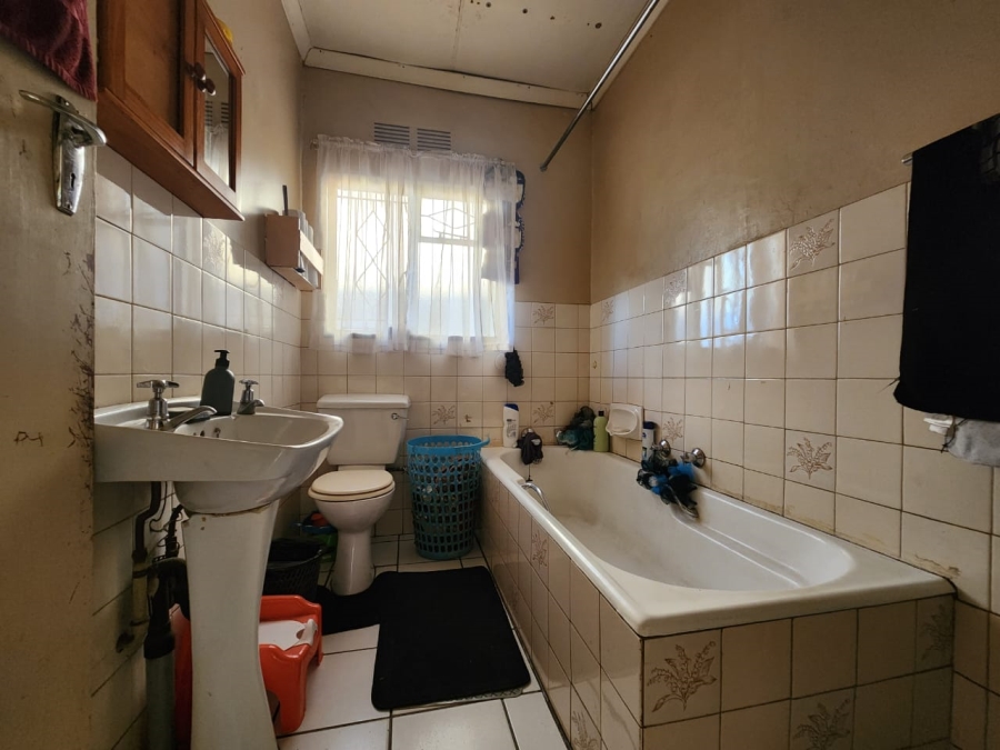 1 Bedroom Property for Sale in Vanderbijlpark CE 2 Gauteng