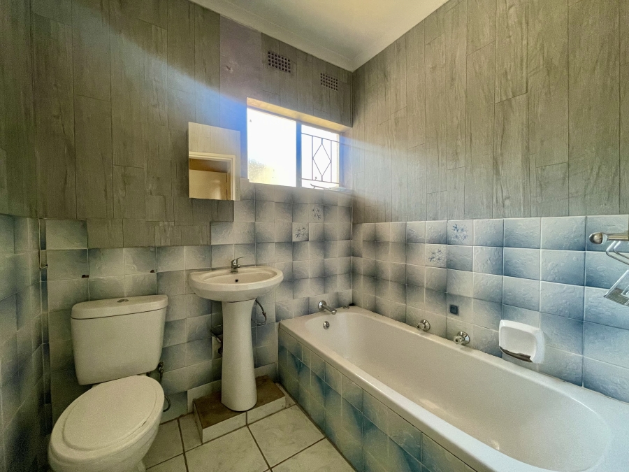 3 Bedroom Property for Sale in Glenvista Gauteng