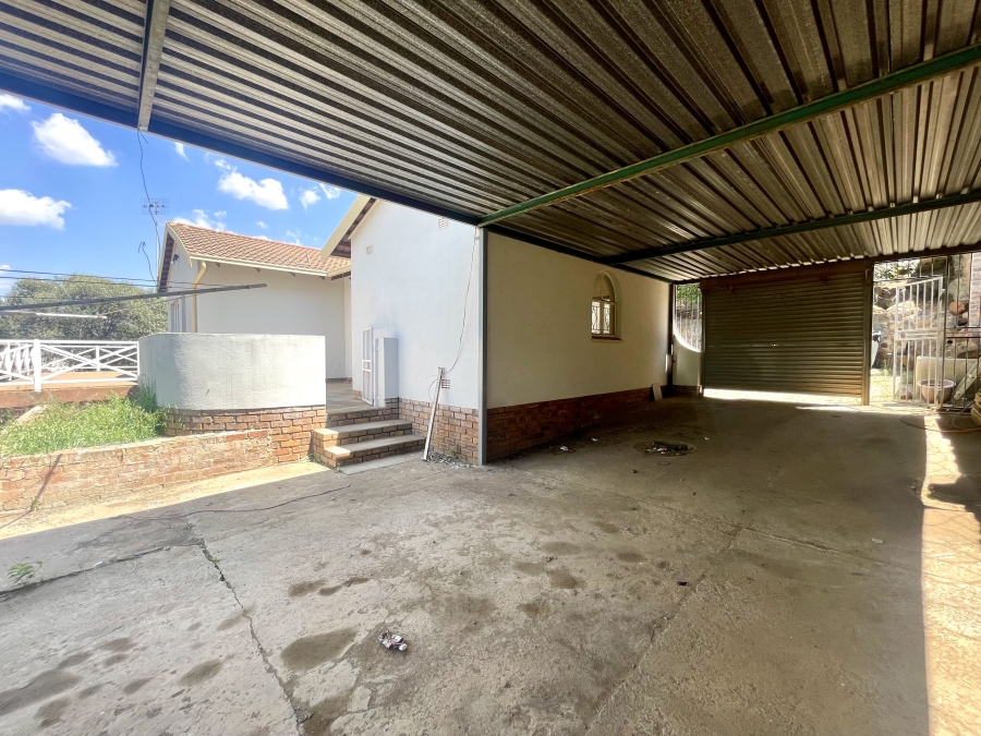 3 Bedroom Property for Sale in Glenvista Gauteng