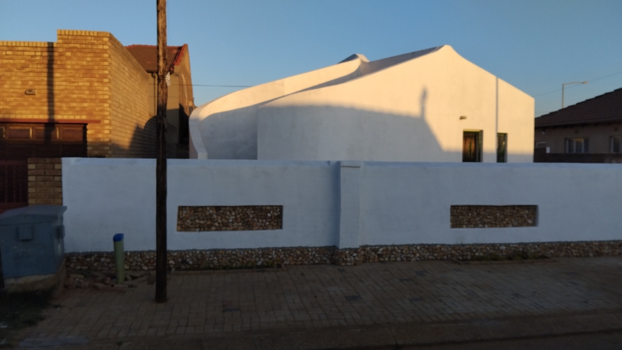 2 Bedroom Property for Sale in Kagiso Gauteng