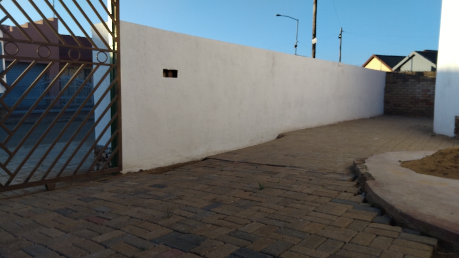 2 Bedroom Property for Sale in Kagiso Gauteng