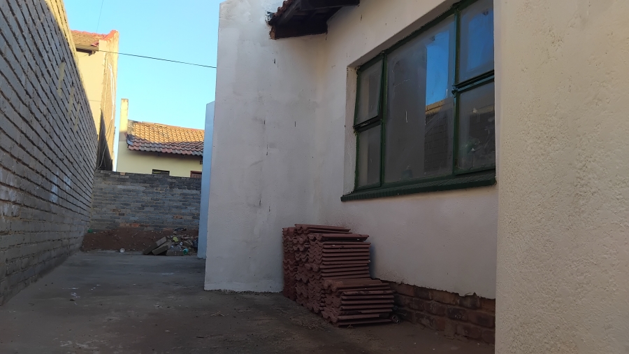 2 Bedroom Property for Sale in Kagiso Gauteng