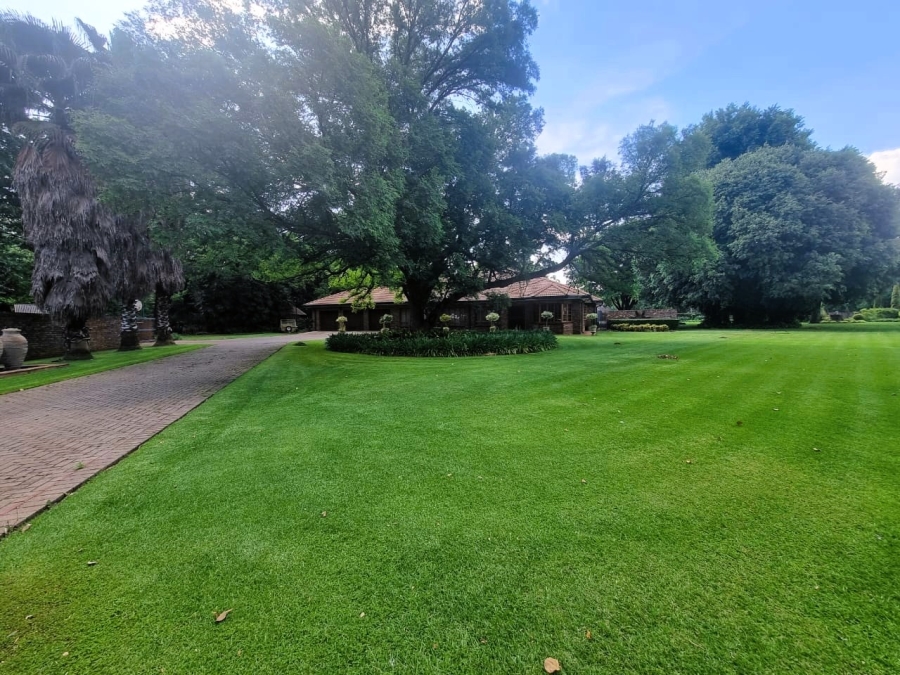 4 Bedroom Property for Sale in Unitas Park Gauteng