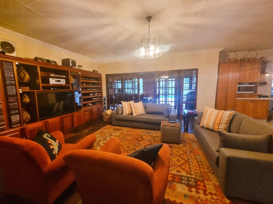 4 Bedroom Property for Sale in Unitas Park Gauteng