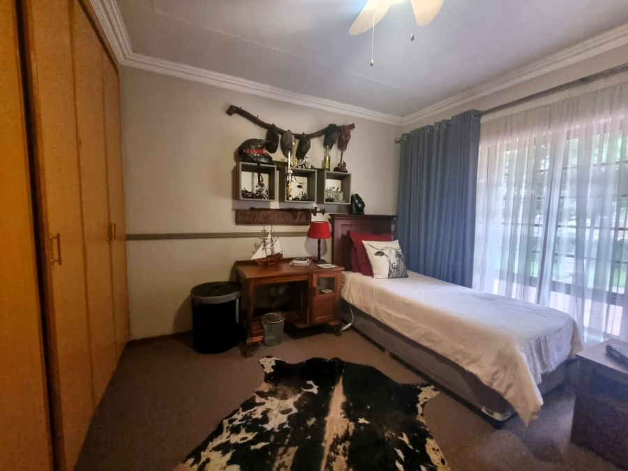 4 Bedroom Property for Sale in Unitas Park Gauteng