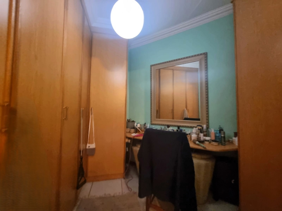 4 Bedroom Property for Sale in Unitas Park Gauteng