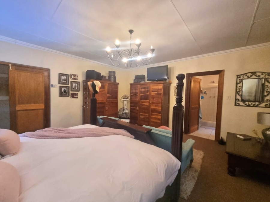 4 Bedroom Property for Sale in Unitas Park Gauteng