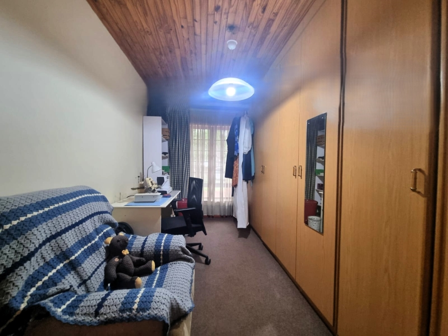 4 Bedroom Property for Sale in Unitas Park Gauteng