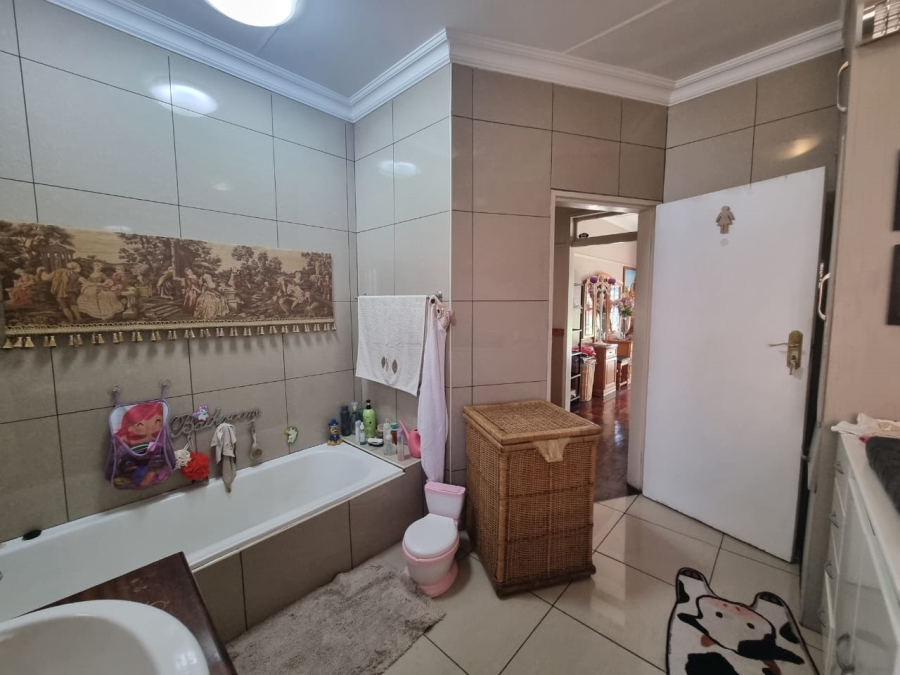 4 Bedroom Property for Sale in Vanderbijlpark SW 1 Gauteng