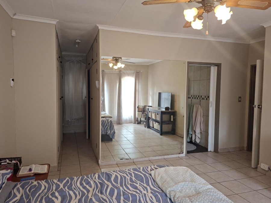 4 Bedroom Property for Sale in Magalieskruin Gauteng