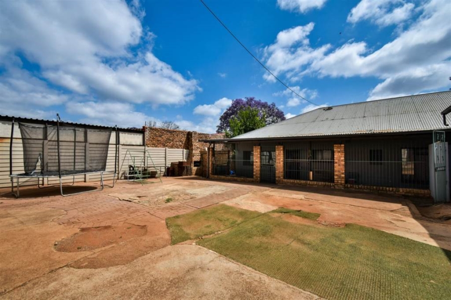 4 Bedroom Property for Sale in Sinoville Gauteng