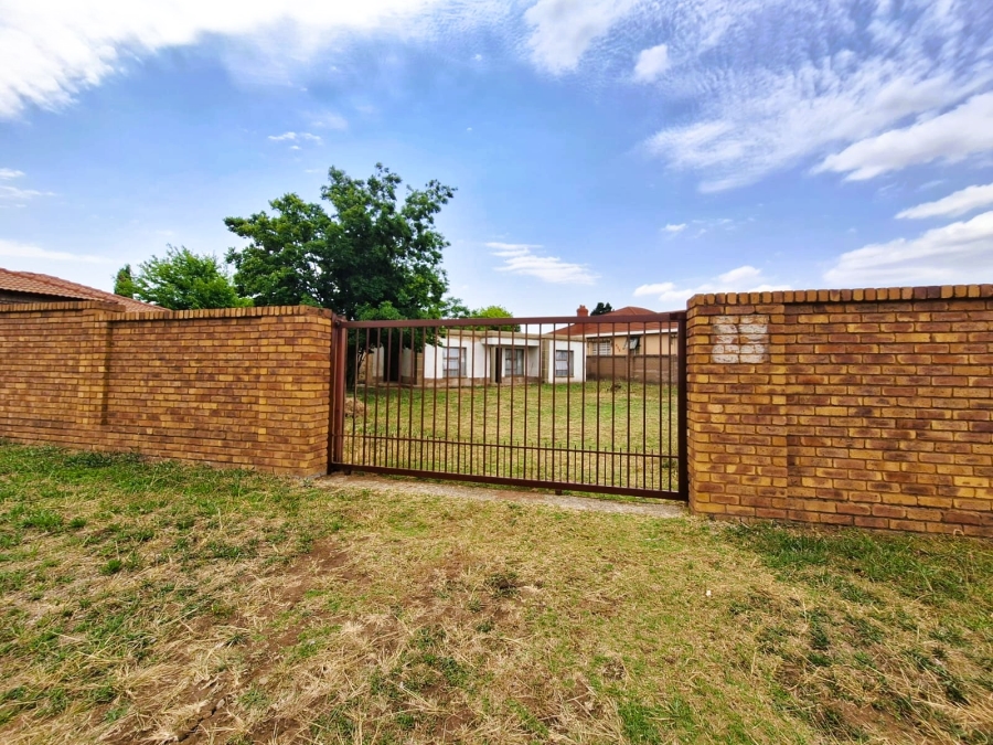 1 Bedroom Property for Sale in Jameson Park Gauteng