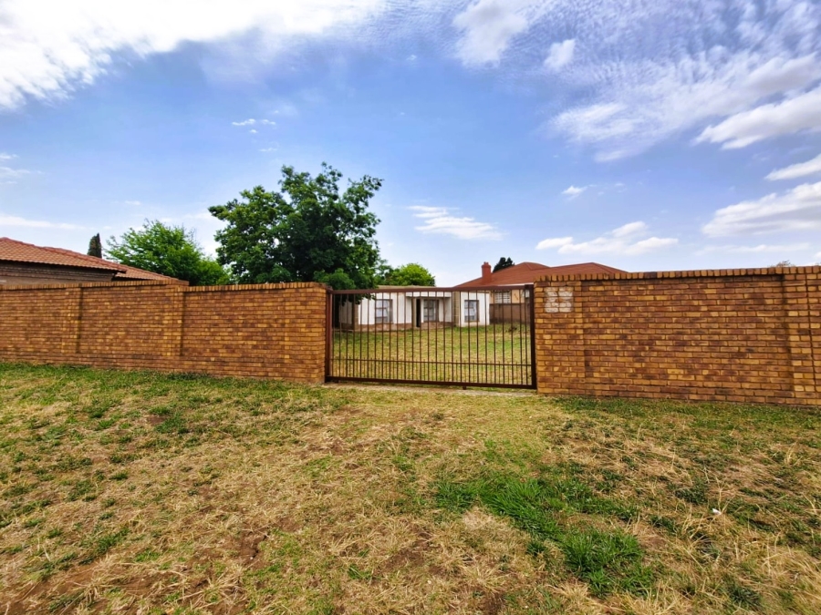 1 Bedroom Property for Sale in Jameson Park Gauteng