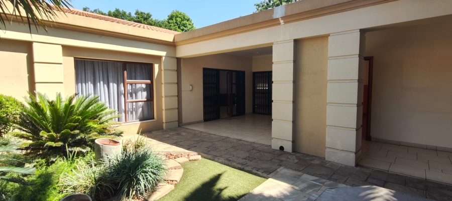3 Bedroom Property for Sale in Three Rivers Proper Gauteng