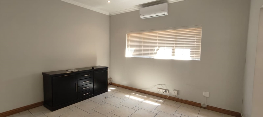 3 Bedroom Property for Sale in Three Rivers Proper Gauteng
