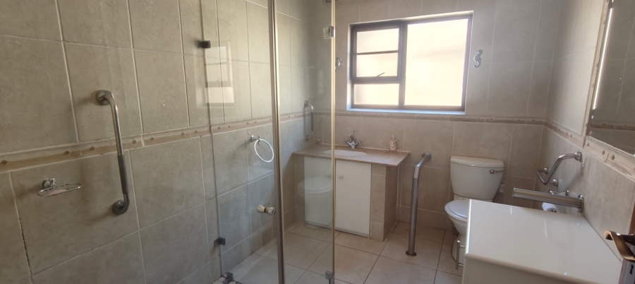 3 Bedroom Property for Sale in Three Rivers Proper Gauteng