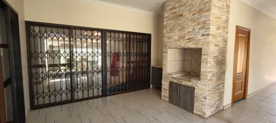 3 Bedroom Property for Sale in Three Rivers Proper Gauteng