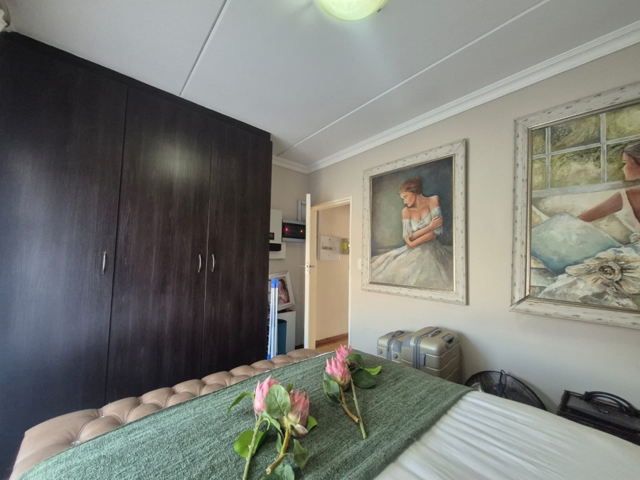 2 Bedroom Property for Sale in Golf Park Gauteng