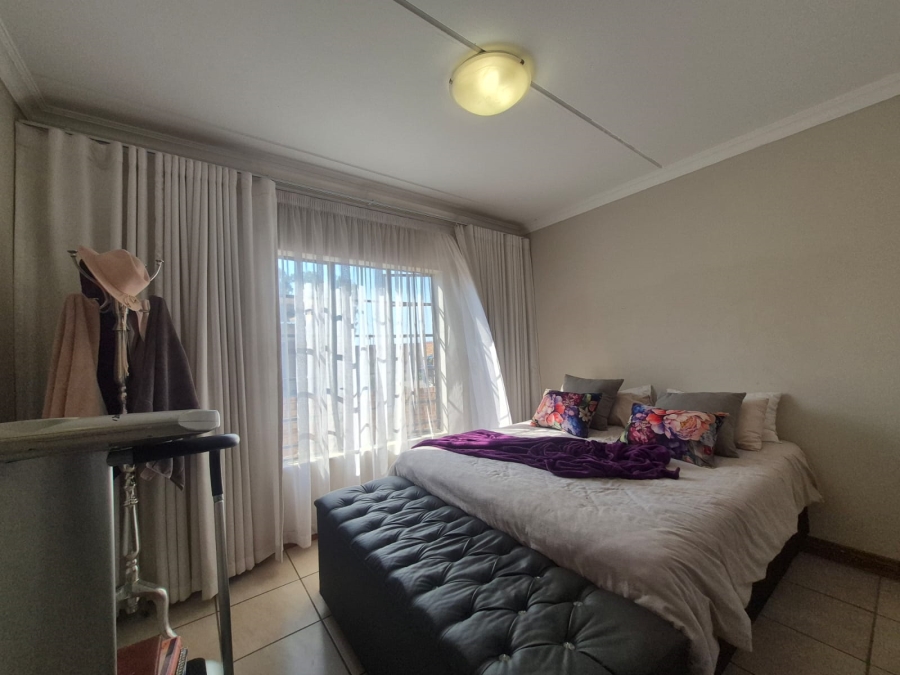 2 Bedroom Property for Sale in Golf Park Gauteng