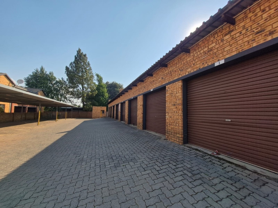 2 Bedroom Property for Sale in Golf Park Gauteng