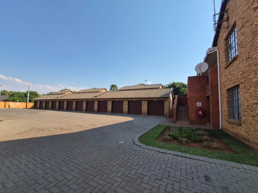 2 Bedroom Property for Sale in Golf Park Gauteng