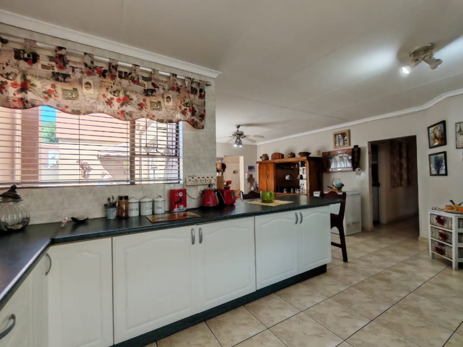 3 Bedroom Property for Sale in Three Rivers Proper Gauteng