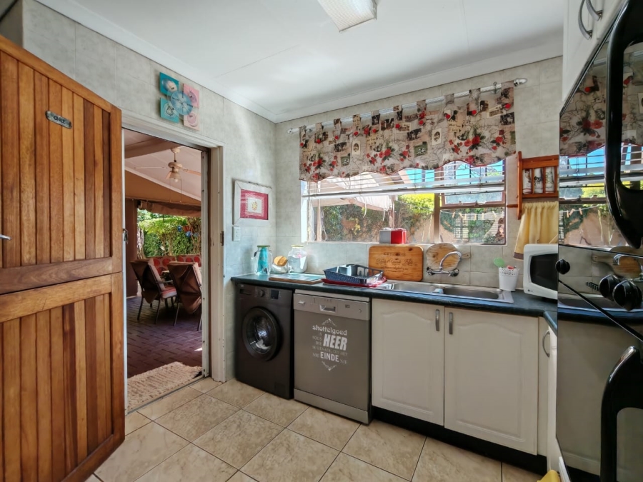 3 Bedroom Property for Sale in Three Rivers Proper Gauteng