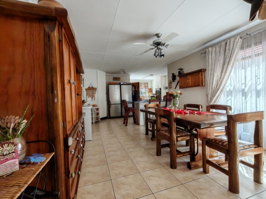 3 Bedroom Property for Sale in Three Rivers Proper Gauteng