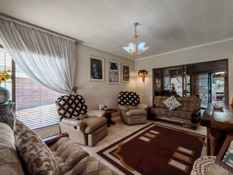 3 Bedroom Property for Sale in Three Rivers Proper Gauteng