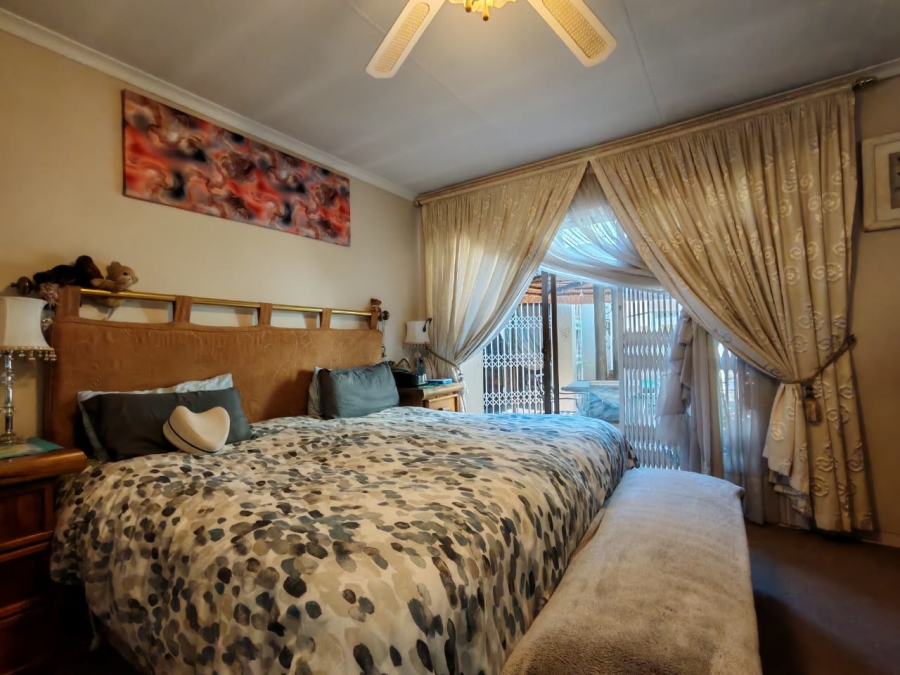 3 Bedroom Property for Sale in Three Rivers Proper Gauteng