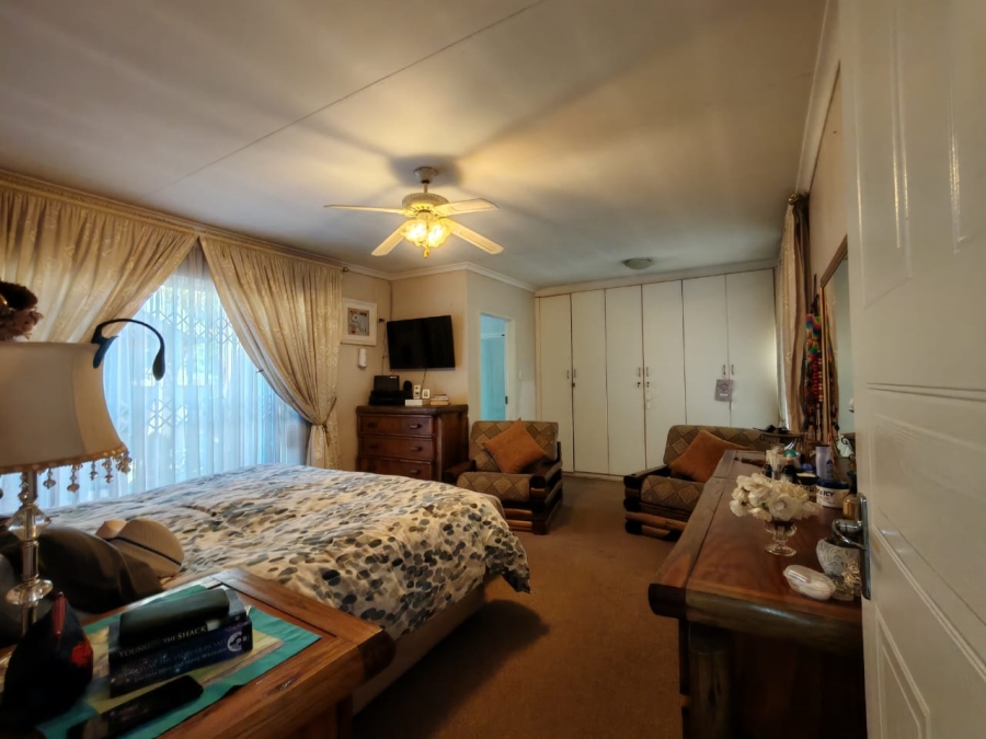 3 Bedroom Property for Sale in Three Rivers Proper Gauteng