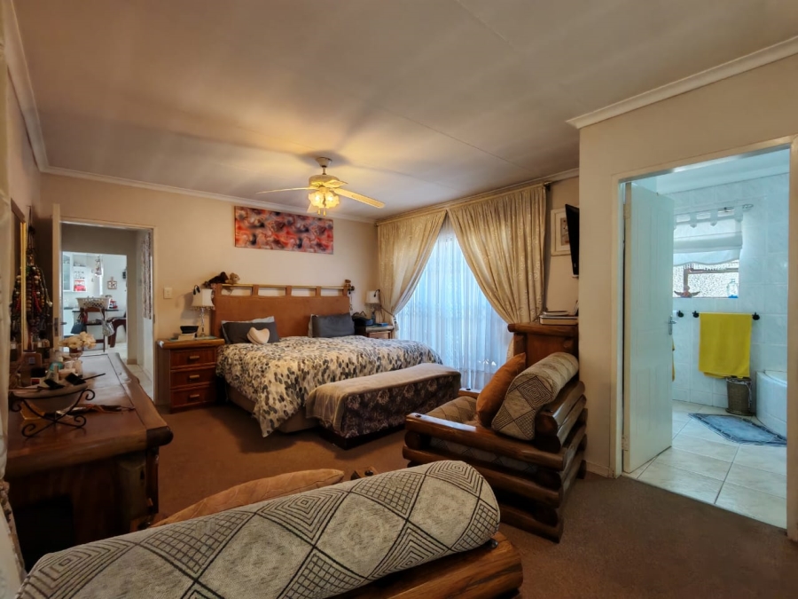 3 Bedroom Property for Sale in Three Rivers Proper Gauteng