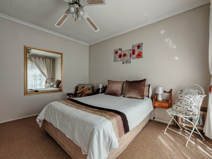 3 Bedroom Property for Sale in Three Rivers Proper Gauteng