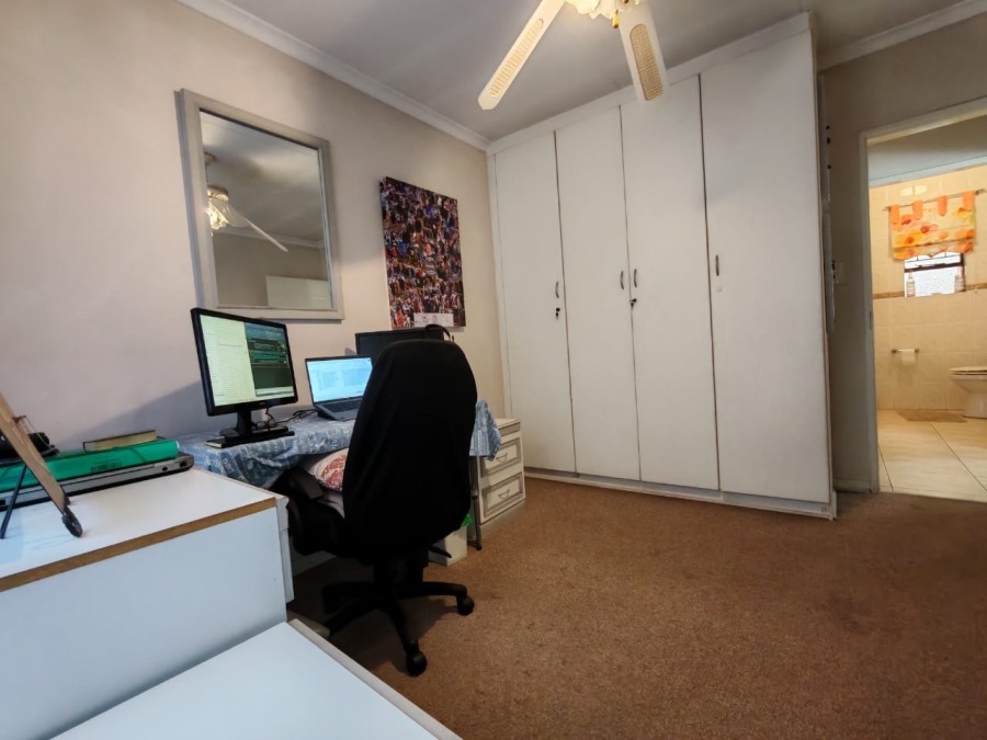 3 Bedroom Property for Sale in Three Rivers Proper Gauteng