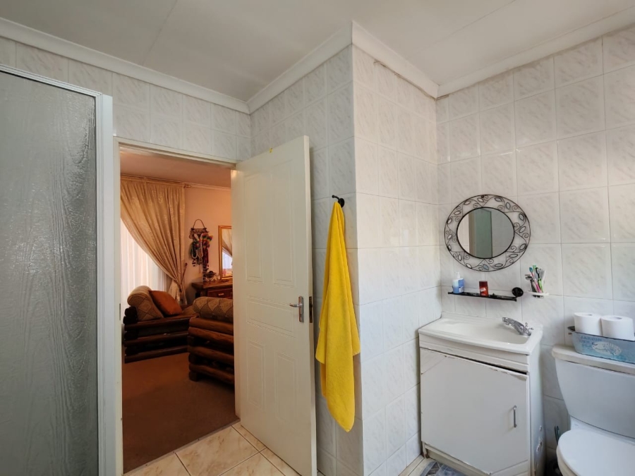 3 Bedroom Property for Sale in Three Rivers Proper Gauteng