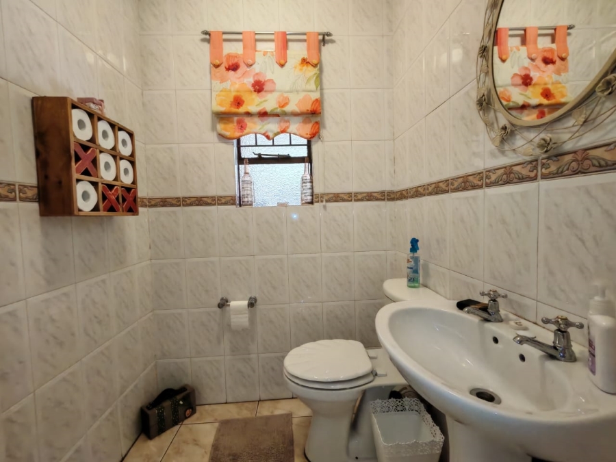 3 Bedroom Property for Sale in Three Rivers Proper Gauteng