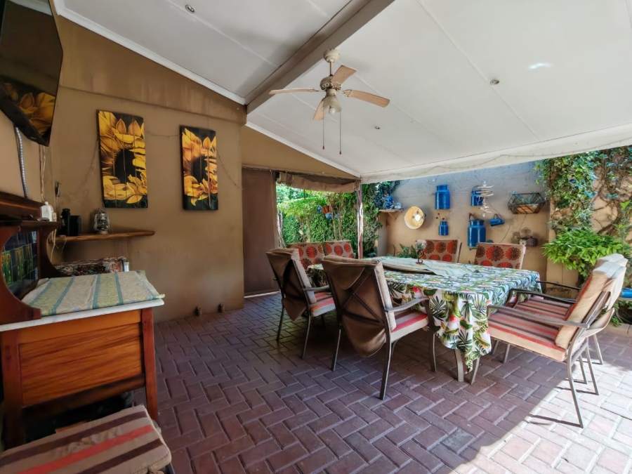 3 Bedroom Property for Sale in Three Rivers Proper Gauteng