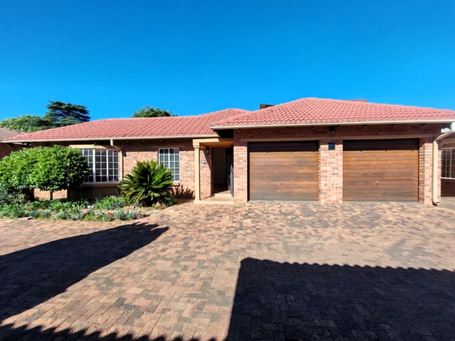 3 Bedroom Property for Sale in Three Rivers Proper Gauteng