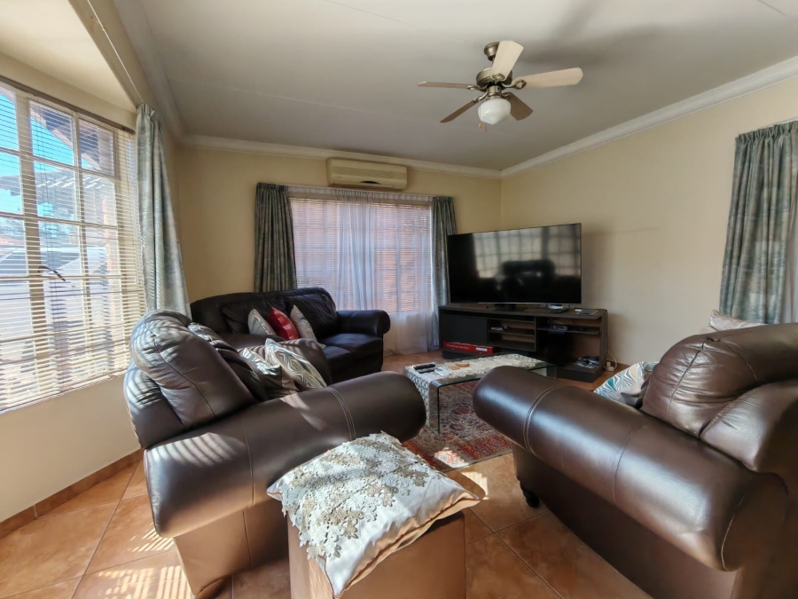 3 Bedroom Property for Sale in Three Rivers Proper Gauteng