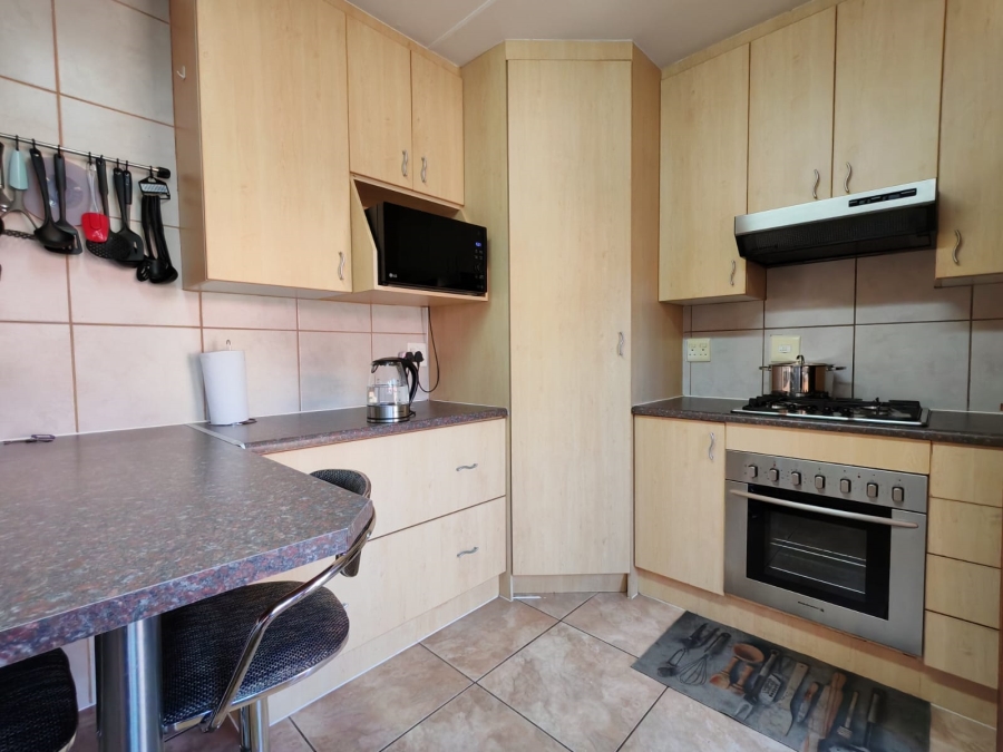 3 Bedroom Property for Sale in Three Rivers Proper Gauteng