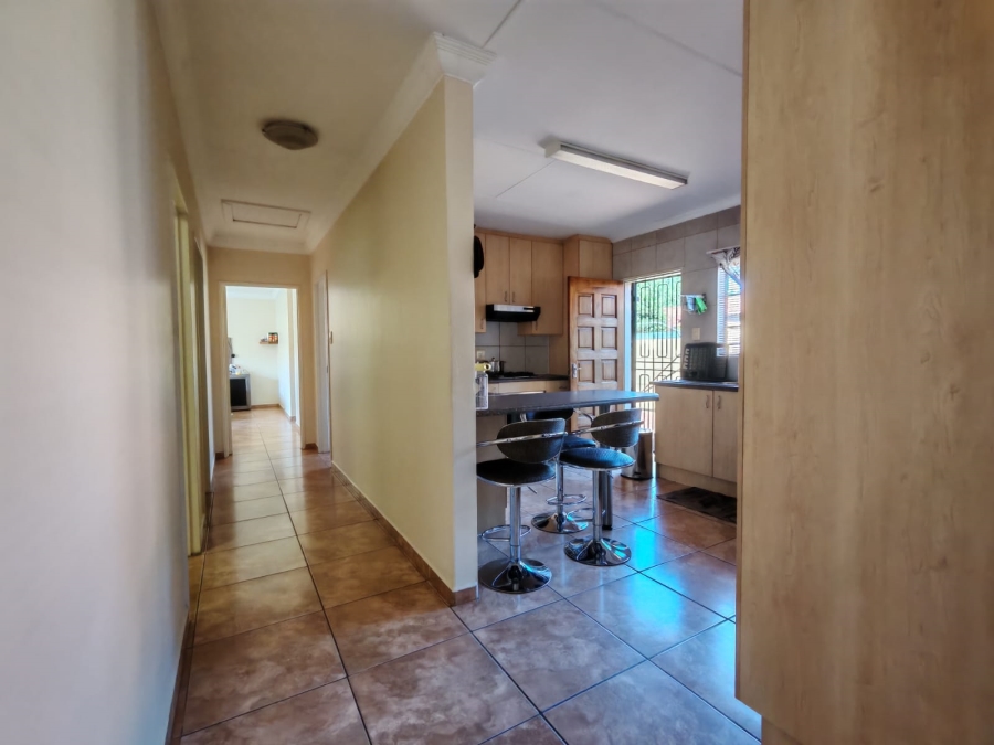 3 Bedroom Property for Sale in Three Rivers Proper Gauteng