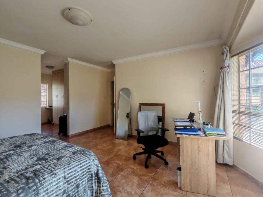 3 Bedroom Property for Sale in Three Rivers Proper Gauteng