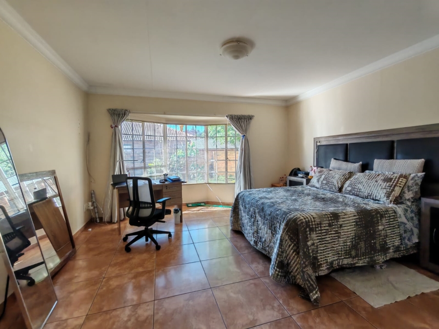 3 Bedroom Property for Sale in Three Rivers Proper Gauteng