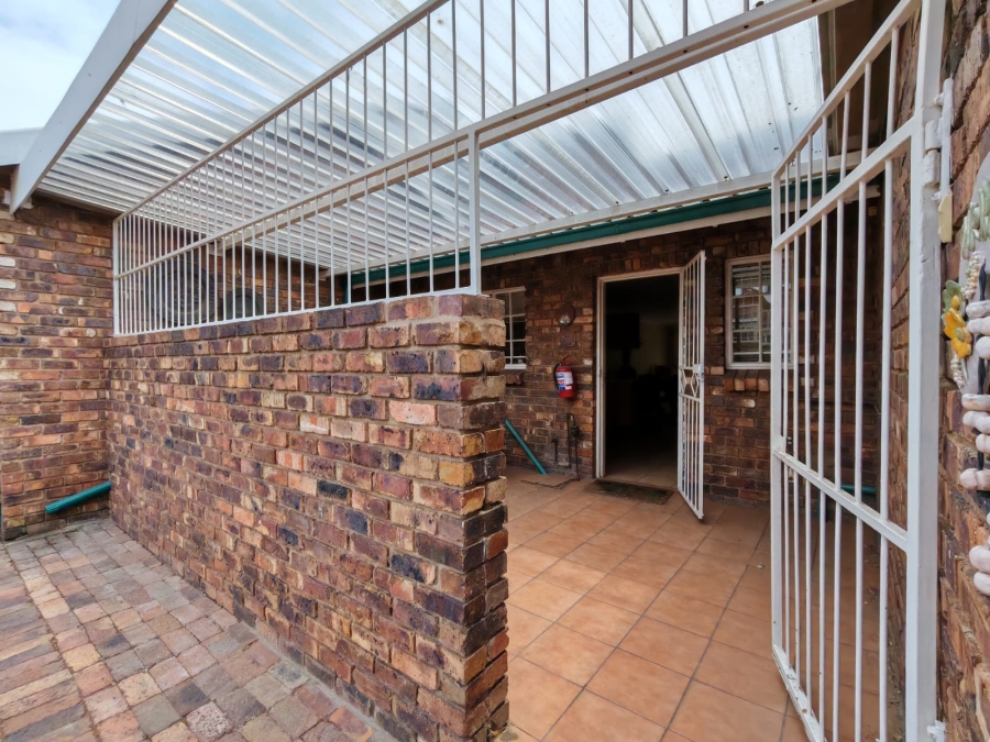 3 Bedroom Property for Sale in Three Rivers Gauteng