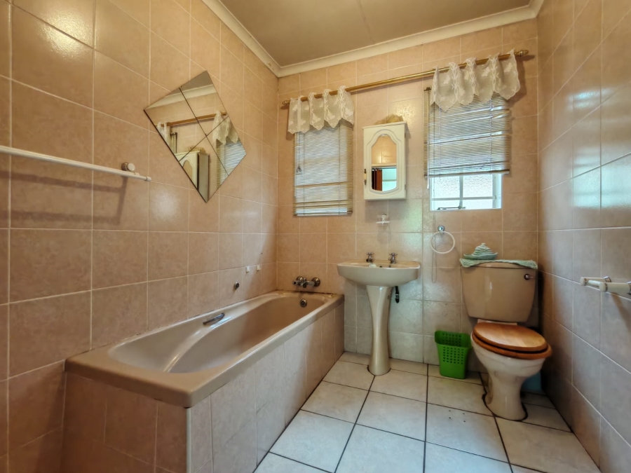 3 Bedroom Property for Sale in Three Rivers Gauteng